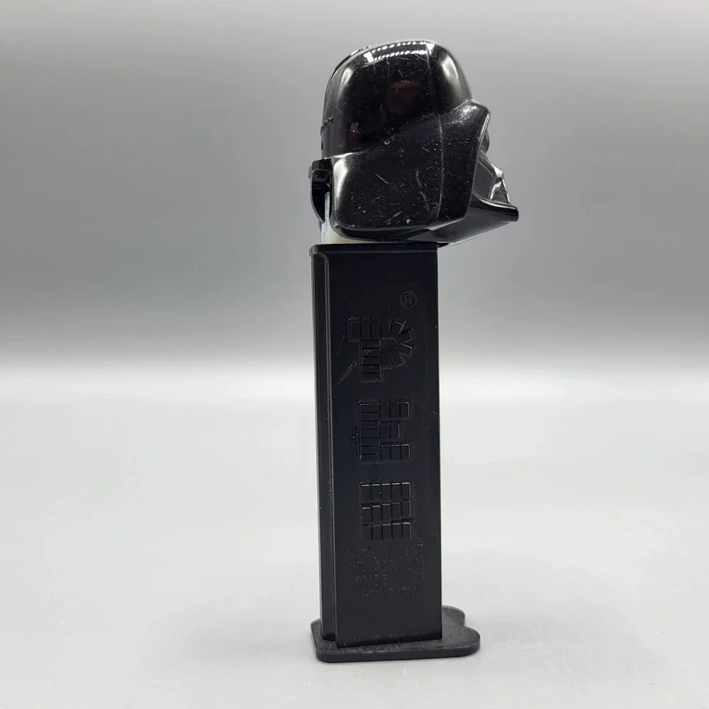 Vintage PEZ Candy Dispenser Star Wars Darth Vader 1997 Lucasfilm Hungary Black